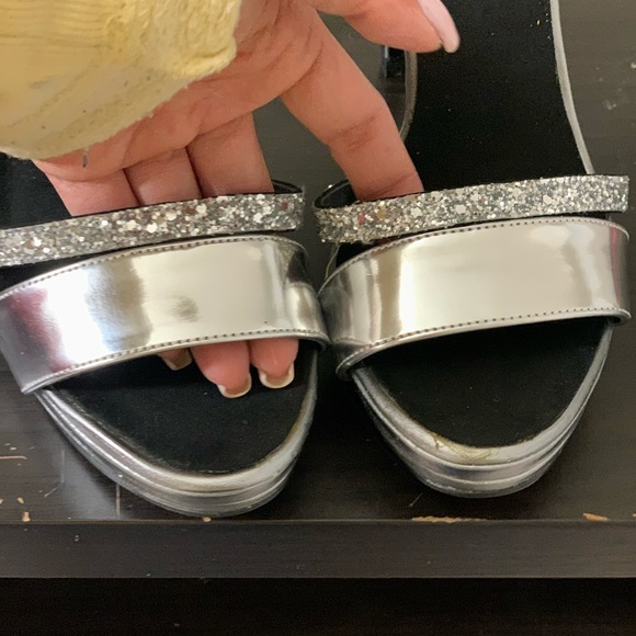 New ALDO ANKLE STRAP EMBELLISHED HEEL SANDAL - Picture 4 of 5